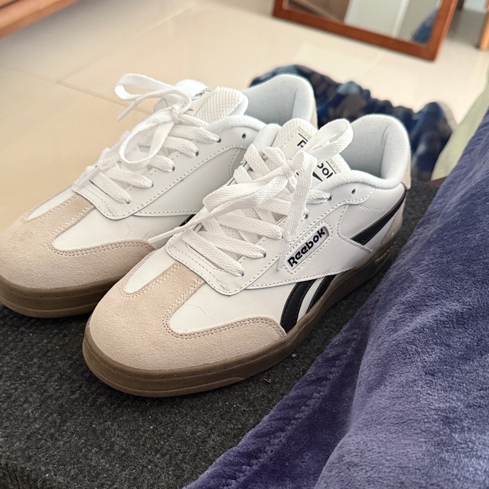 Reebok Classic Sneakers